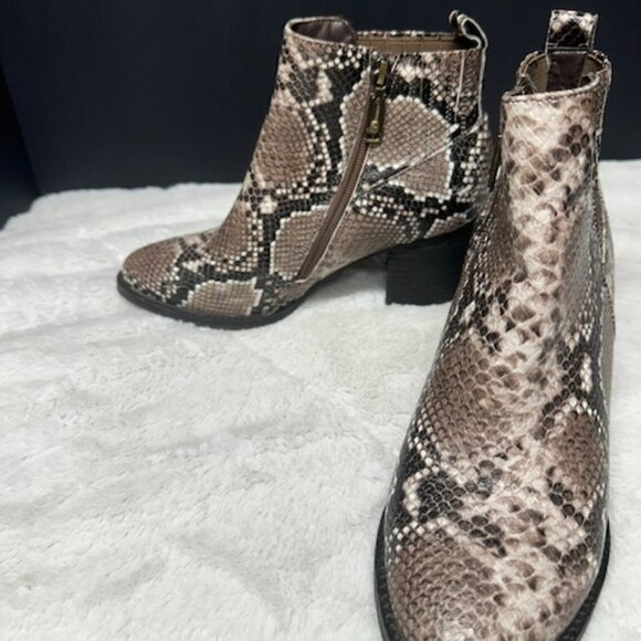 Blondo Waterproof Ankle Boots With Heel Zip Closure Size 8 - Picture 5 of 11